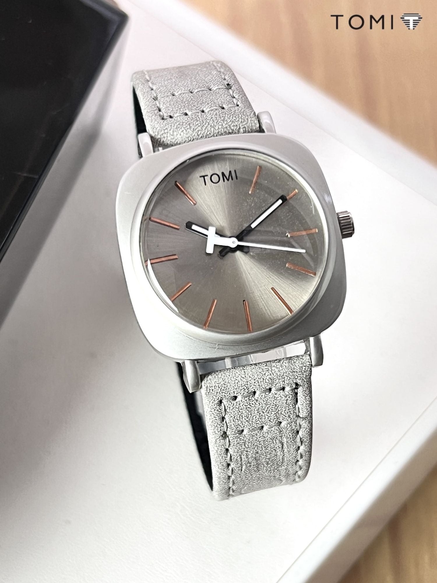 TOMI Original Leather Strap Watch for Men – Elegant, Waterproof & Gift-Box Edition